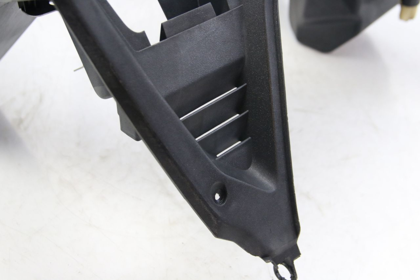 photo de PANNELLO INTERNO PEUGEOT SATELIS 125 (2006 - 2009) - Panoramica del profilo