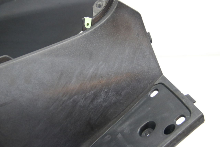 photo de PANNELLO INTERNO PEUGEOT SATELIS 125 (2006 - 2009) - Stato della superficie e materiale