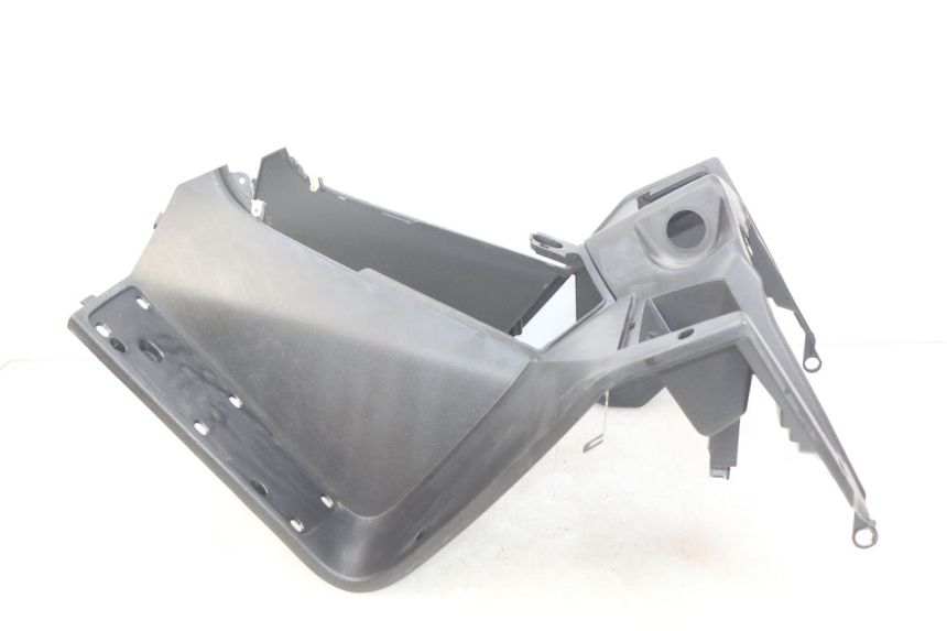 photo de PANNELLO INTERNO PEUGEOT SATELIS 125 (2010 - 2012) - Primo piano tecnico