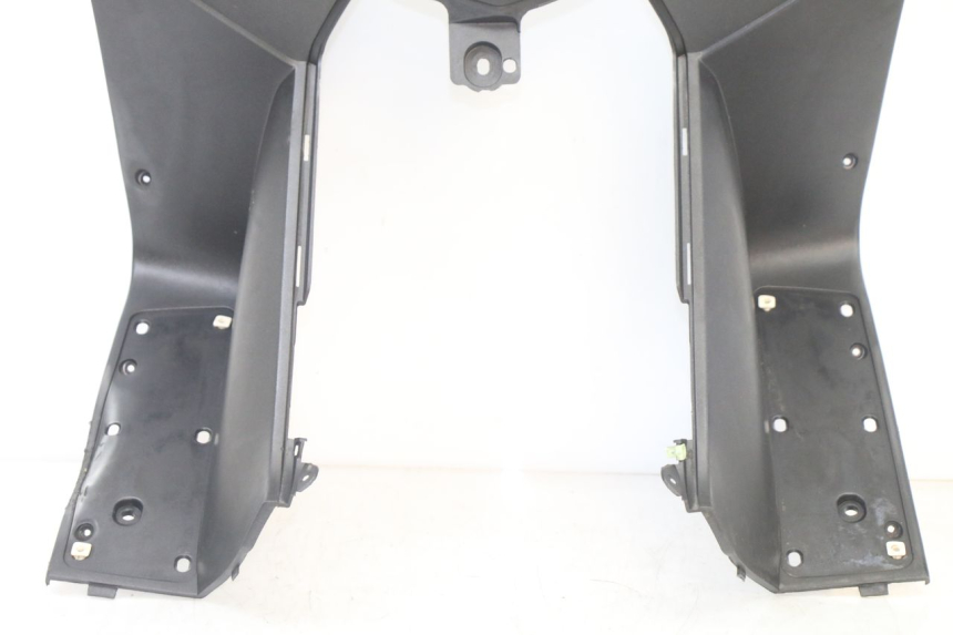 photo de FASCIA INTERNA PEUGEOT SATELIS 125 (2013 - 2018) - Zoom sullo stato d'uso