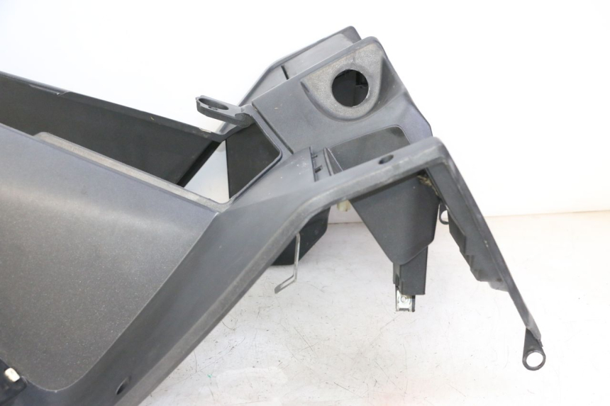 photo de FASCIA INTERNA PEUGEOT SATELIS 125 (2013 - 2018) - Primo piano ad alta risoluzione