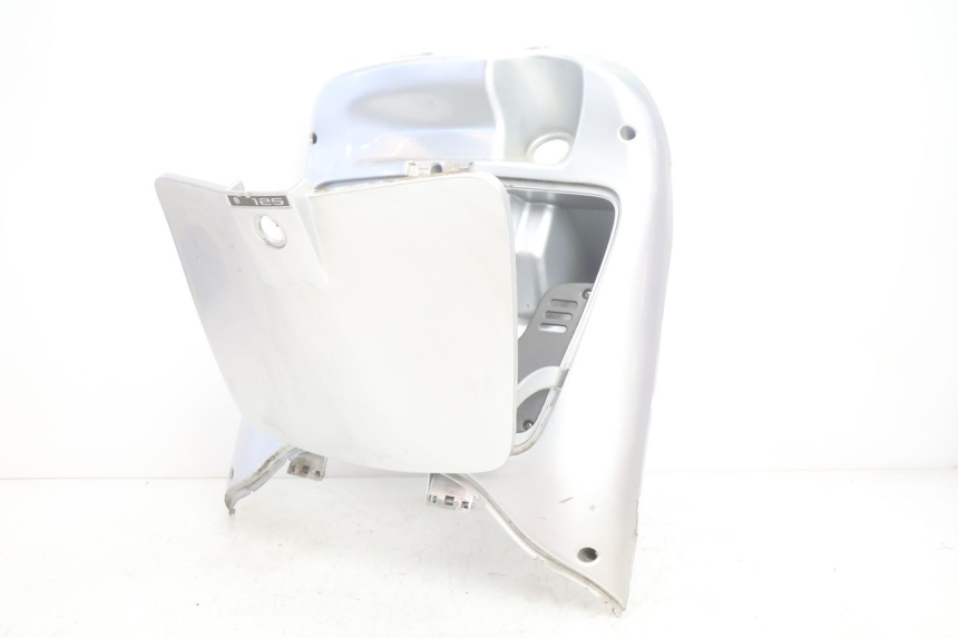 photo de FASCIA INTERNA APRILIA SCARABEO GT 125 (1999 - 2007) - Dettaglio del componente