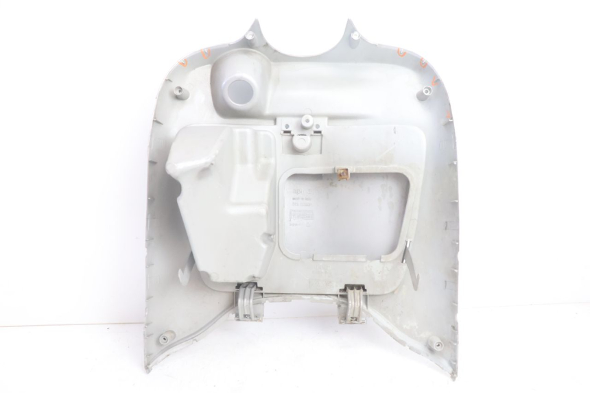 photo de FASCIA INTERNA APRILIA SCARABEO GT 125 (1999 - 2007) - Dettagli dei punti di fissaggio