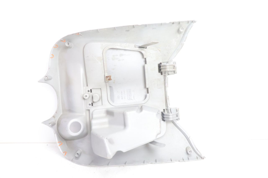 photo de FASCIA INTERNA APRILIA SCARABEO GT 125 (1999 - 2007) - Marcature e riferimenti originali