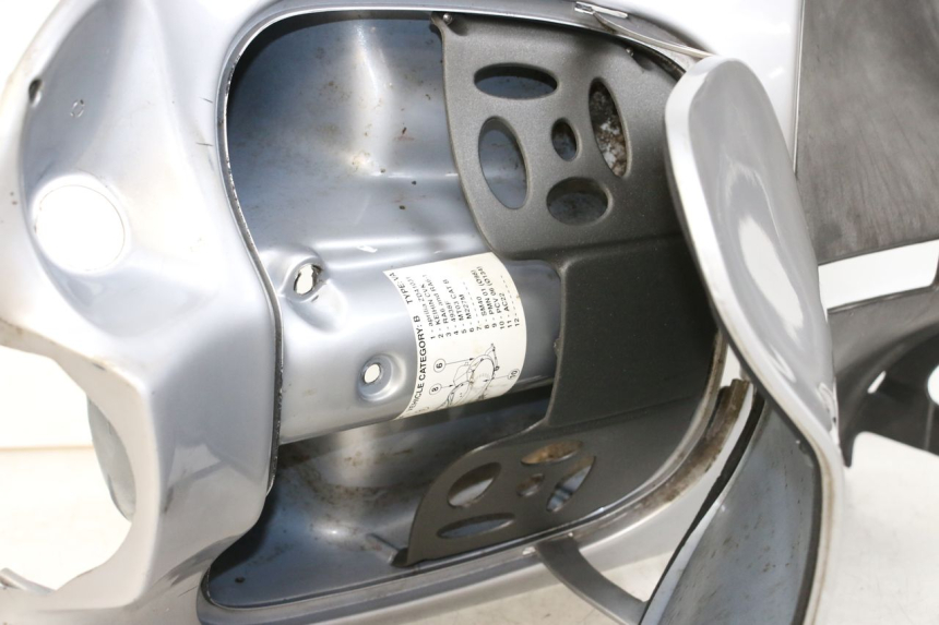 photo de PANNELLO INTERNO APRILIA SCARABEO 100 (2003 - 2012) - Dettaglio del componente