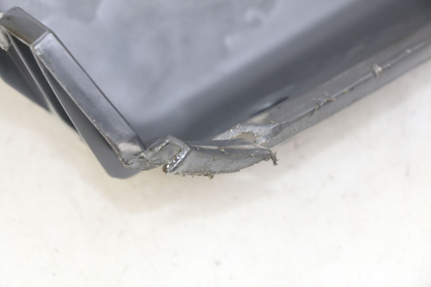 photo de PANNELLO INTERNO HONDA SCV LEAD 100 (2003 - 2007) - Stato della superficie e materiale