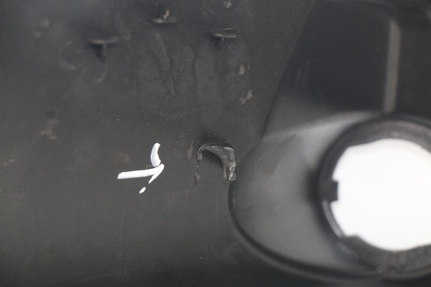 photo de PANNELLO INTERNO PEUGEOT STREETZONE 4T 50 (2018 - 2023) - Dettagli dei punti di fissaggio