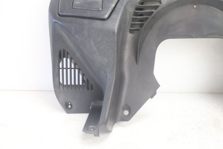 photo de RETROSCUDO SUPERIORE SUZUKI BURGMAN EXECUTIVE ABS 650 (2006 - 2012) - Zoom sullo stato d'uso