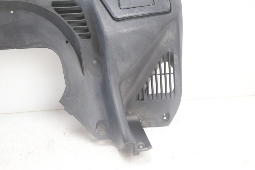 photo de RETROSCUDO SUPERIORE SUZUKI BURGMAN EXECUTIVE ABS 650 (2006 - 2012) - Primo piano tecnico