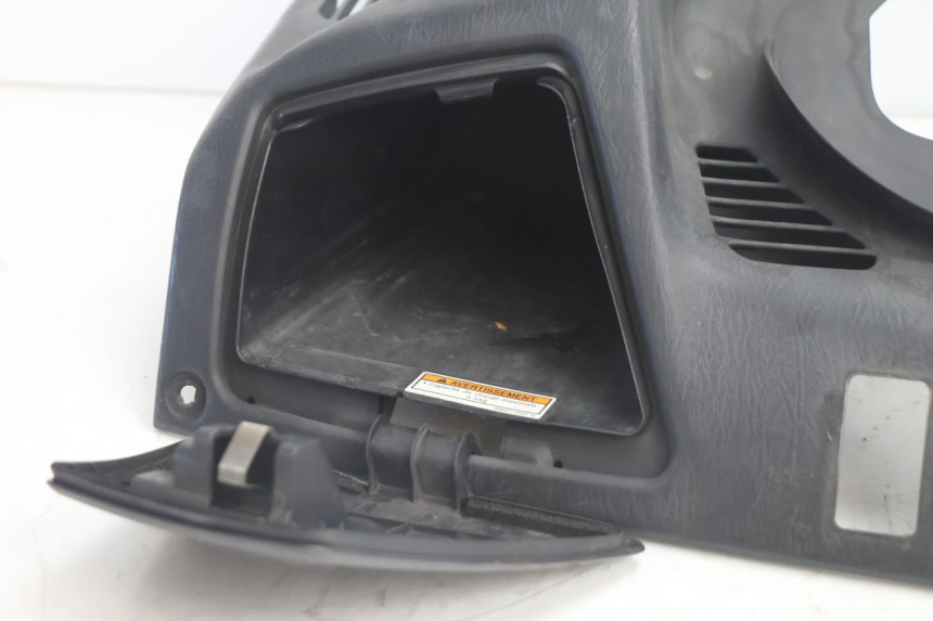 photo de RETROSCUDO SUPERIORE SUZUKI BURGMAN EXECUTIVE ABS 650 (2006 - 2012) - Dettagli dei punti di fissaggio