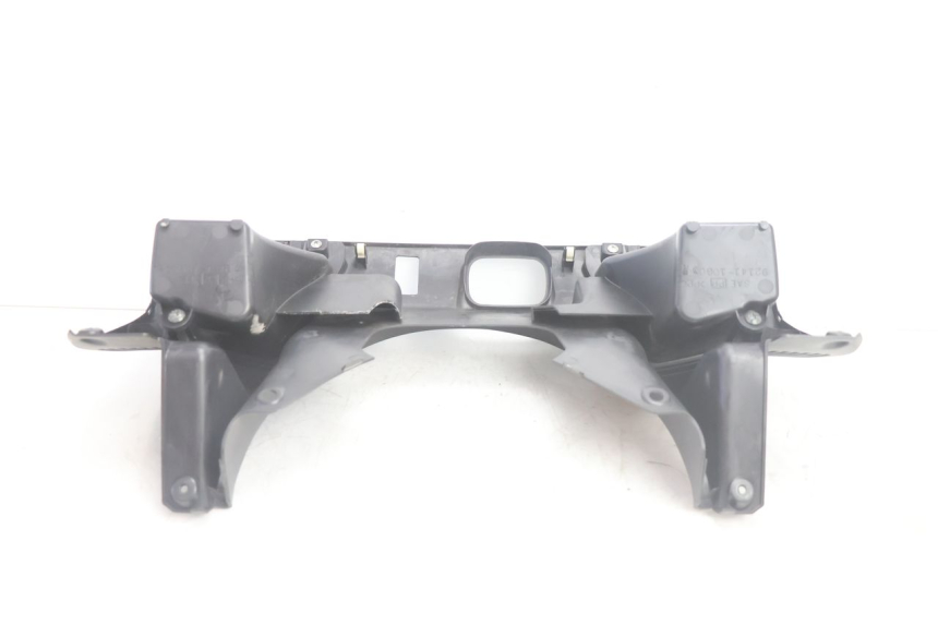 photo de RETROSCUDO SUPERIORE SUZUKI BURGMAN EXECUTIVE ABS 650 (2006 - 2012) - Marcature e riferimenti originali