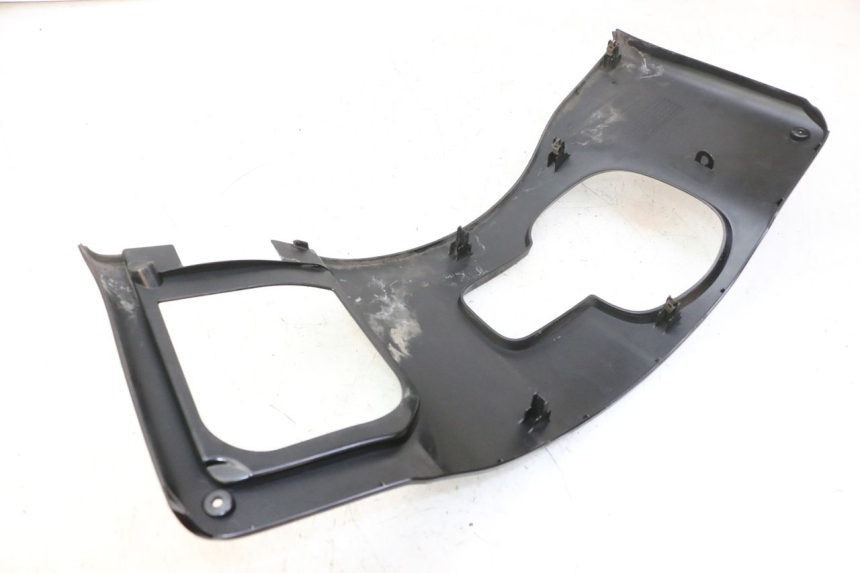 photo de PANNELLO INTERNO SUPERIORE HONDA FES S-WING SWING ABS 125 (2007 - 2015) - Zoom sullo stato d'uso