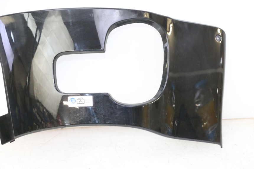 photo de PANNELLO INTERNO SUPERIORE HONDA FES S-WING SWING ABS 125 (2007 - 2015) - Dettagli dei punti di fissaggio