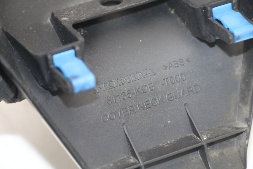 photo de RETROSCUDO SUPERIORE HONDA FORZA 125 (2021 - 2025) - Stato della superficie e materiale