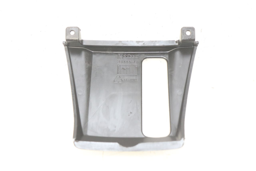 photo de PANNELLO INTERNO SUPERIORE PIAGGIO MP3 500 (2014 - 2017) - Dettaglio del componente