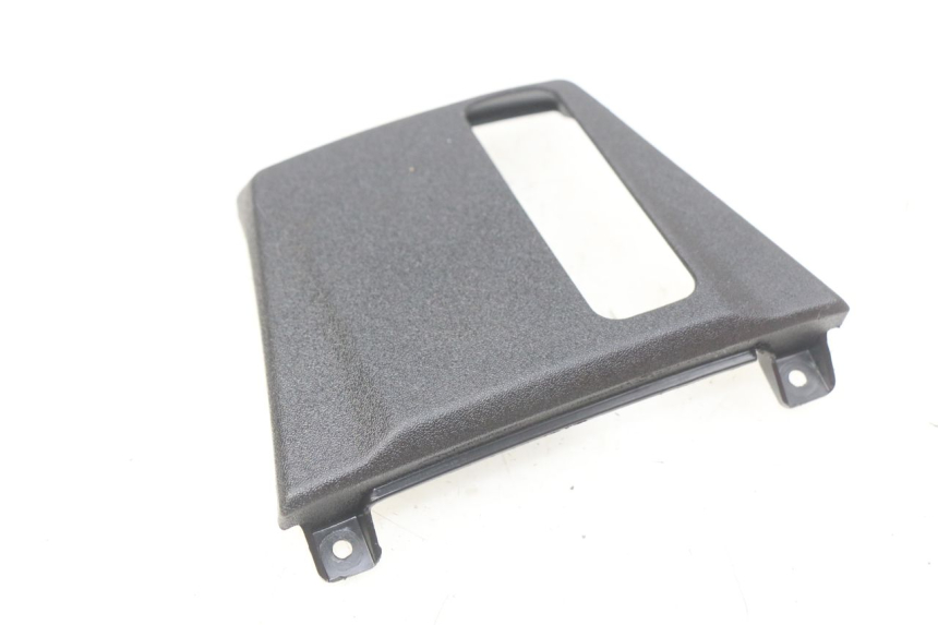 photo de PANNELLO INTERNO SUPERIORE PIAGGIO MP3 500 (2014 - 2017) - Zoom sullo stato d'uso