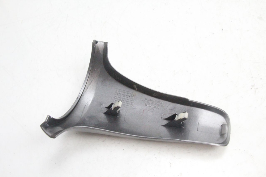 photo de RETROSCUDO SUPERIORE HONDA PCX (JF28) 125 (2009 - 2011) - Primo piano tecnico