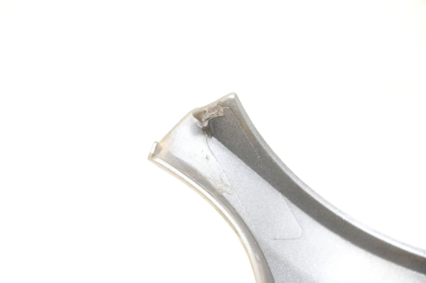 photo de PANNELLO INTERNO SUPERIORE HONDA PCX (JF47) 125 (2012 - 2013) - Zoom sullo stato d'uso