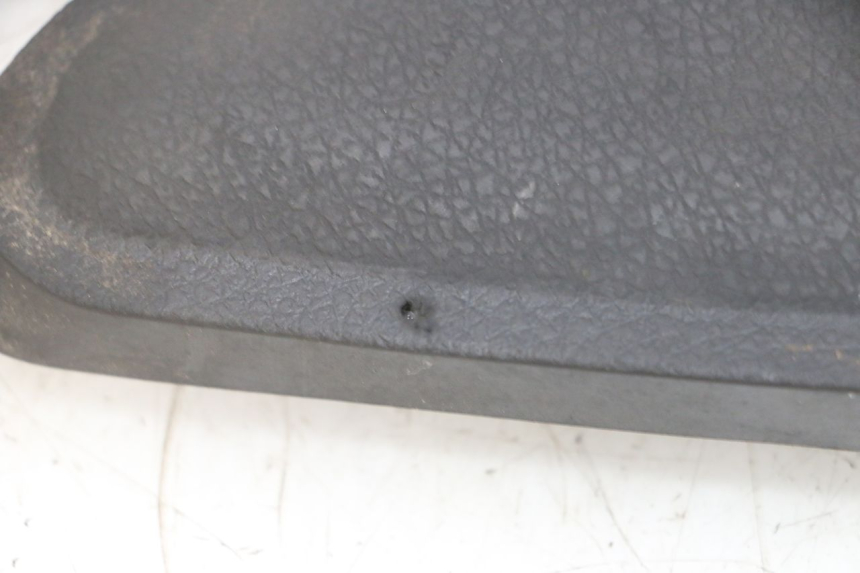 photo de RETROSCUDO SUPERIORE YAMAHA X-MAX XMAX 125 (2010 - 2013) - Dettagli dei punti di fissaggio