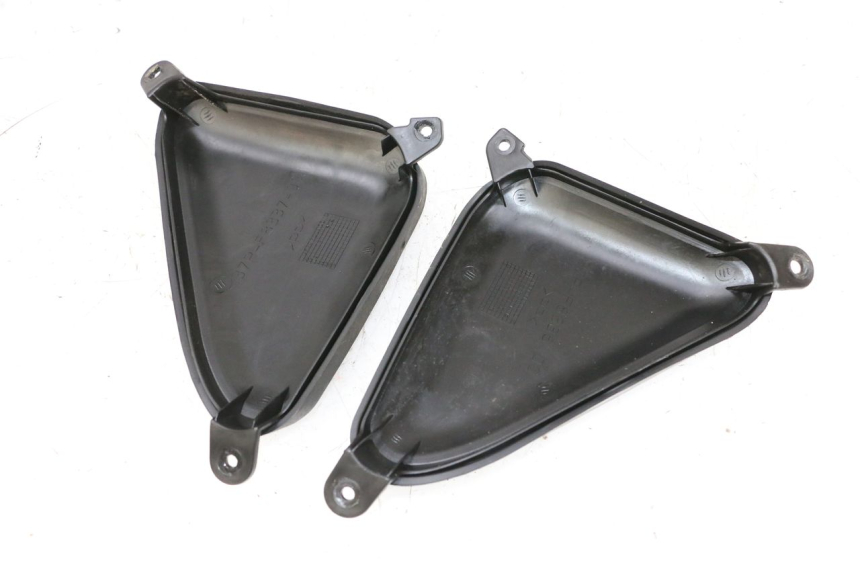 photo de RETROSCUDO SUPERIORE YAMAHA X-MAX XMAX 125 (2010 - 2013) - Zoom sullo stato d'uso