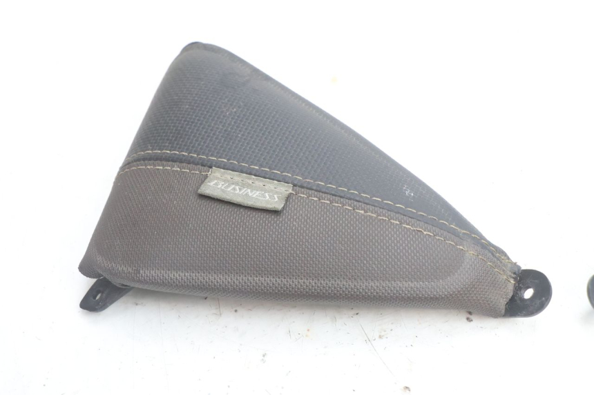 photo de RETROSCUDO SUPERIORE YAMAHA X-MAX XMAX 125 (2010 - 2013) - Zoom sullo stato d'uso