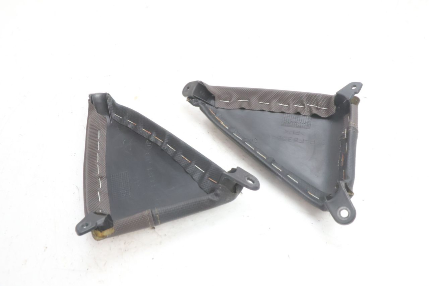 photo de RETROSCUDO SUPERIORE YAMAHA X-MAX XMAX 125 (2010 - 2013) - Stato della superficie e materiale