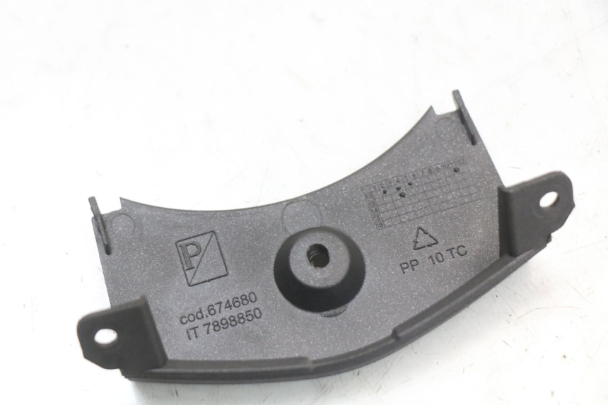 photo de PANNELLO INTERNO SUPERIORE PIAGGIO X10 125 (2012 - 2017) - Altra angolazione