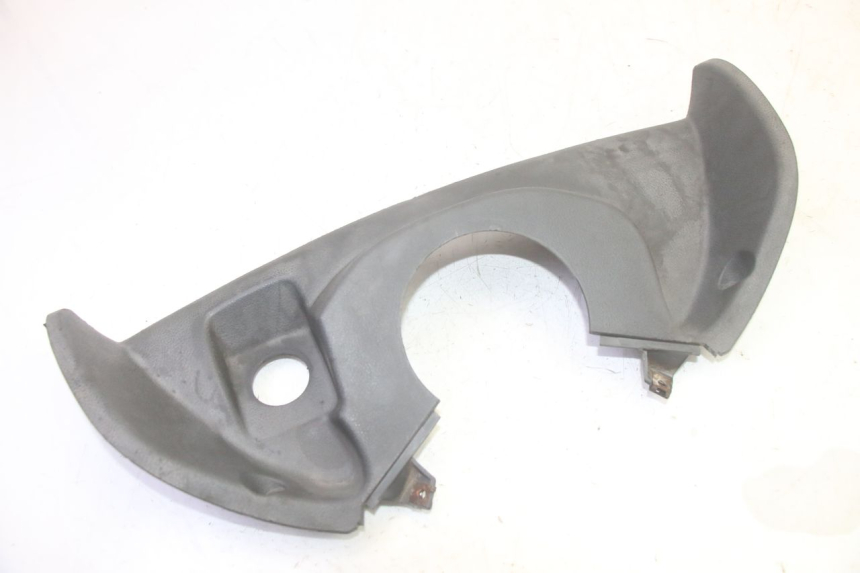 photo de PANNELLO INTERNO SUPERIORE YAMAHA YP MAJESTY 125 (2002 - 2006) - Zoom sullo stato d'uso