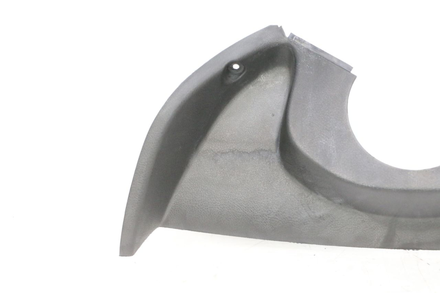 photo de PANNELLO INTERNO SUPERIORE YAMAHA YP MAJESTY 125 (1998 - 2001) - Dettaglio del componente