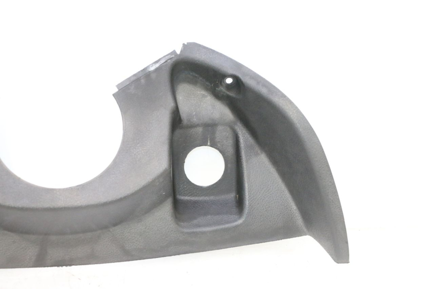 photo de PANNELLO INTERNO SUPERIORE YAMAHA YP MAJESTY 125 (1998 - 2001) - Zoom sullo stato d'uso