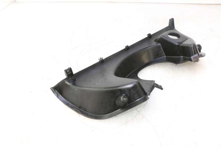 photo de PANNELLO INTERNO SUPERIORE YAMAHA YP MAJESTY 125 (2002 - 2006) - Primo piano tecnico