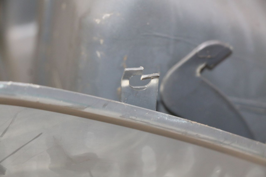 photo de TABLIER INTERIEUR PEUGEOT SV 125 (1991 - 1994) - Dettagli dei punti di fissaggio