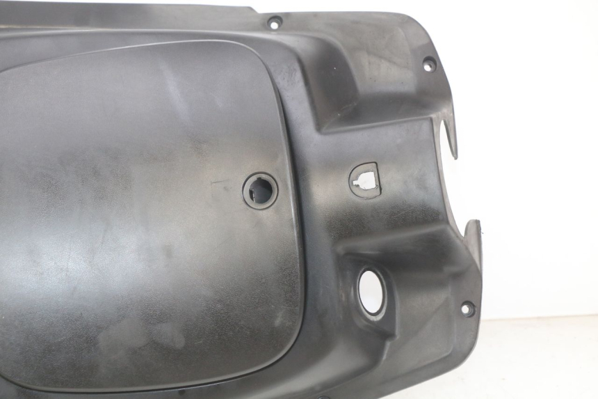 photo de PANNELLO INTERNO SYM SYMPHONY 125 (2009 - 2015) - Primo piano ad alta risoluzione