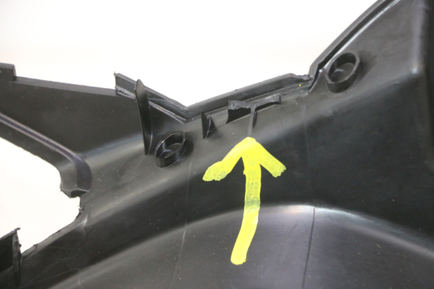 photo de RETROSCUDO PEUGEOT TREKKER 50 (1995 - 2004) - Dettagli dei punti di fissaggio