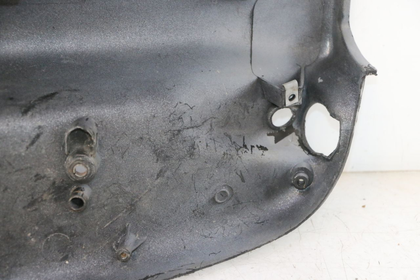 photo de PANNELLO INTERNO PIAGGIO TYPHOON 50 (1993 - 1999) - Primo piano tecnico