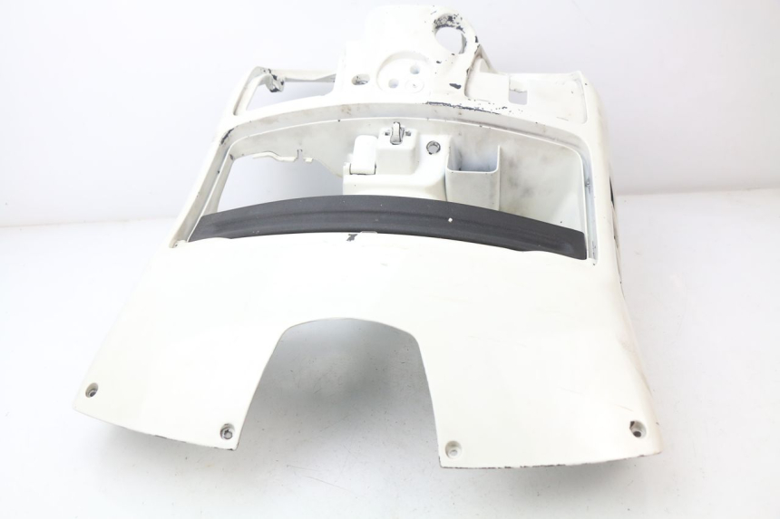 photo de RETROSCUDO PIAGGIO VESPA GTS SUPER IE 125 (2009 - 2016) - Stato della superficie e materiale