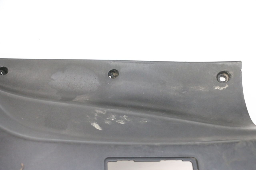 photo de PANNELLO INTERNO PEUGEOT VIVACITY NEW 4T 50 (2008 - 2017) - Dettagli dei punti di fissaggio