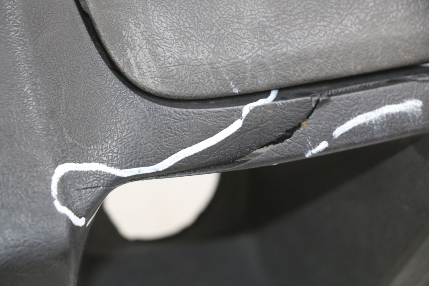 photo de TABLIER INTERIORE YAMAHA X-MAX XMAX 250 (2006 - 2009) - Altra vista dell'articolo