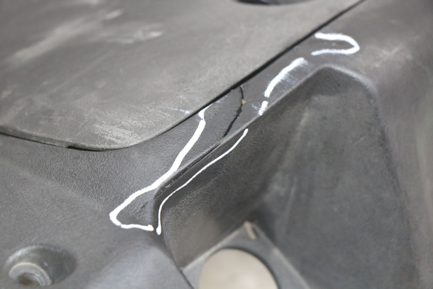 photo de TABLIER INTERIORE YAMAHA X-MAX XMAX 250 (2006 - 2009) - Caratteristiche distintive