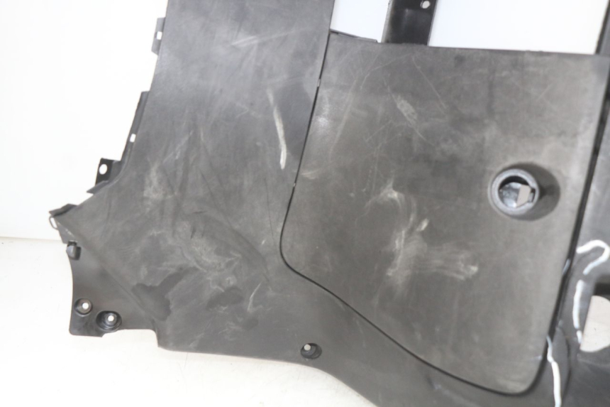 photo de TABLIER INTERIORE YAMAHA X-MAX XMAX 250 (2006 - 2009) - Ispezione visiva dettagliata