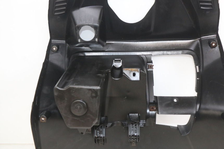 photo de TABLIER INTERIORE YAMAHA X-MAX XMAX 250 (2006 - 2009) - Zoom sullo stato d'uso