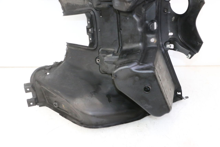 photo de PANNELLO INTERNO YAMAHA X-MAX XMAX 125 (2010 - 2013) - Primo piano tecnico