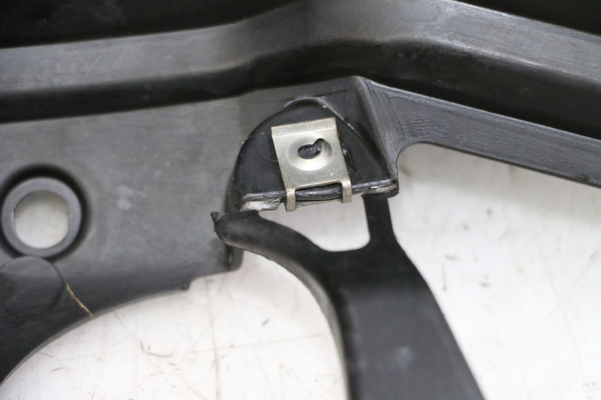 photo de PANNELLO INTERNO YAMAHA X-MAX XMAX 125 (2010 - 2013) - Zoom sullo stato d'uso