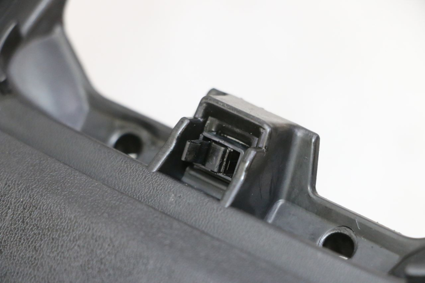 photo de PANNELLO INTERNO YAMAHA X-MAX XMAX 125 (2010 - 2013) - Zoom sullo stato d'uso