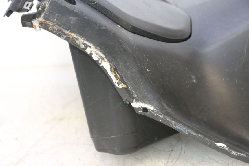 photo de PANNELLO INTERNO YAMAHA X-MAX XMAX 125 (2010 - 2013) - Primo piano tecnico