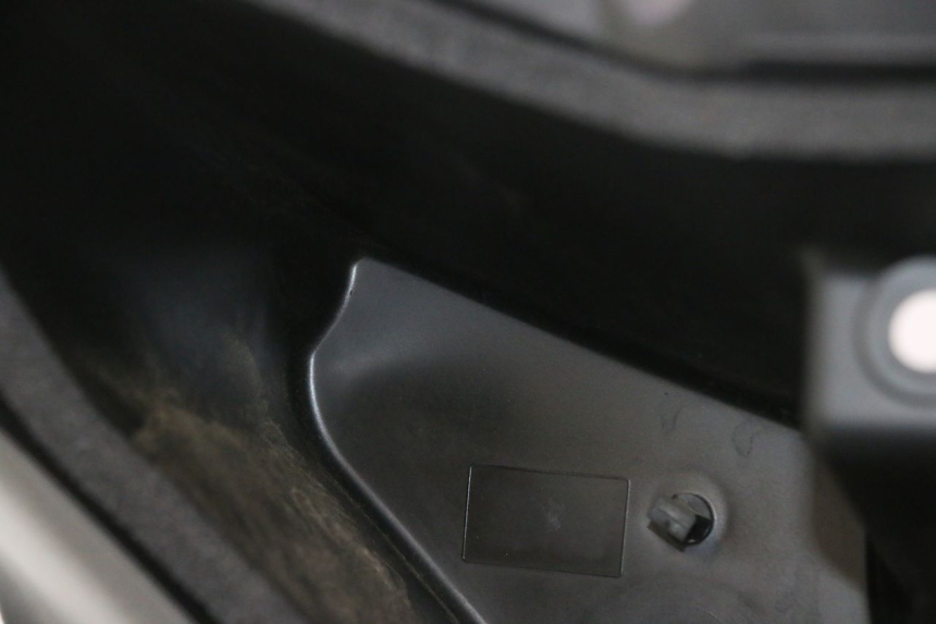 photo de PANNELLO INTERNO YAMAHA X-MAX XMAX 125 (2010 - 2013) - Zoom qualità usato