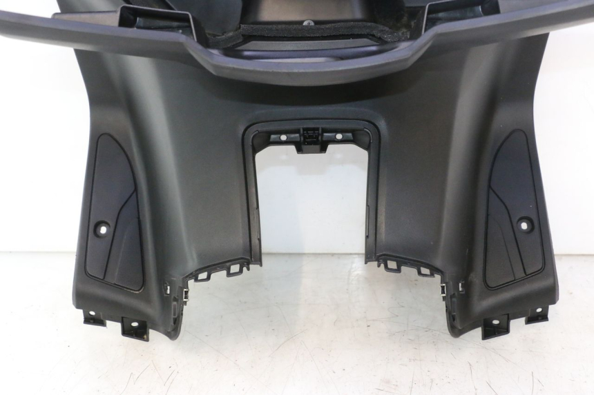 photo de PANNELLO INTERNO YAMAHA X-MAX XMAX 125 (2010 - 2013) - Primo piano tecnico
