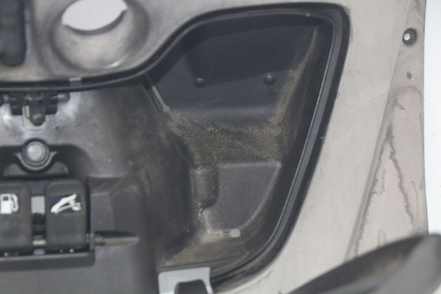 photo de PANNELLO INTERNO PIAGGIO X9 EVOLUTION 250 (2003 - 2007) - Ispezione visiva dettagliata