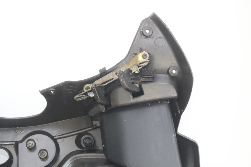 photo de PANNELLO INTERNO PIAGGIO X9 EVOLUTION 125 (2003 - 2007) - Primo piano tecnico