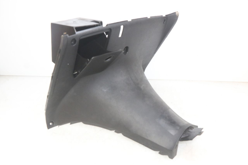 photo de PANNELLO INTERNO YAMAHA YP MAJESTY 125 (2007 - 2010) - Primo piano tecnico